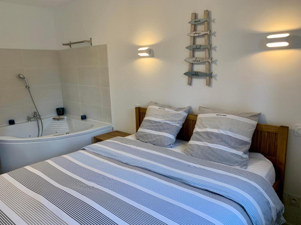 La Badine 5P Plage Piscine Clim Jacuzzi Parc Luxuriant Hyeres Luaran gambar